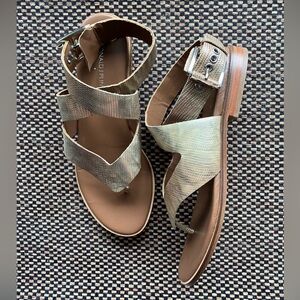Donald J Pliner “Lola” ankle wrap sandals with buckle. 8M